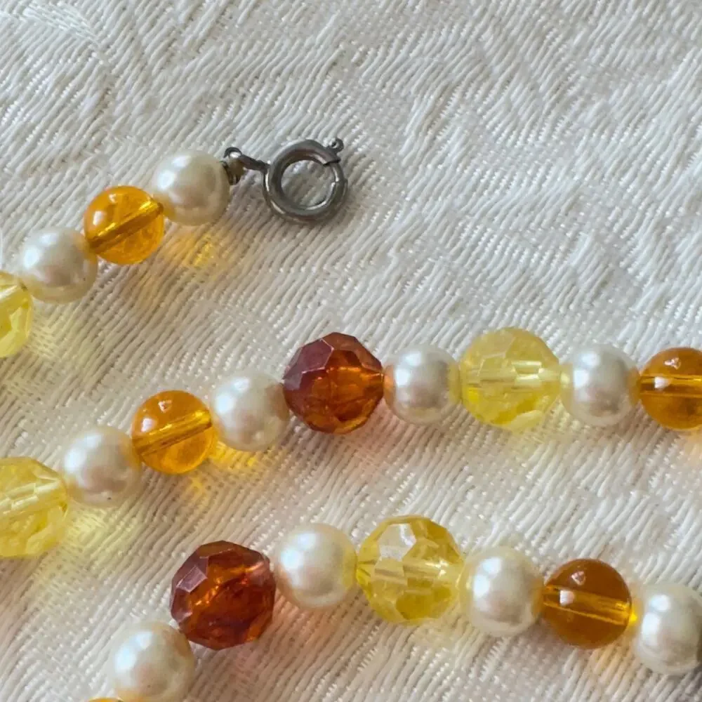 26” Acrylic Honey Yellow and Brown Beaded Necklace Faux Pearl Spacers VNTG 60’s